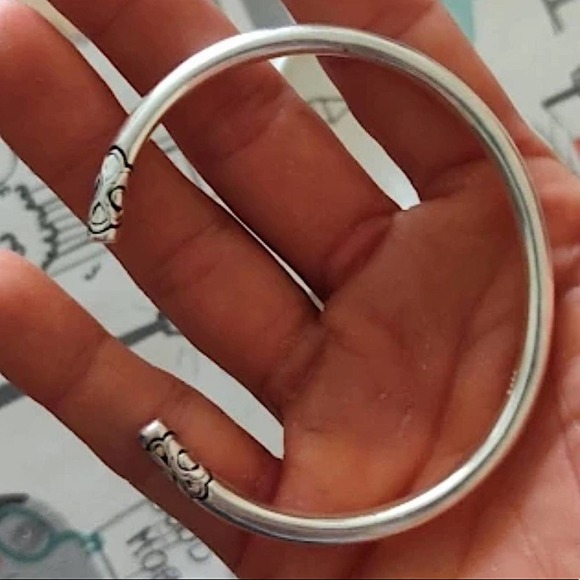 Sterling Silver Irregular Flower Pattern Bangle Bracelet - Picture 7 of 16